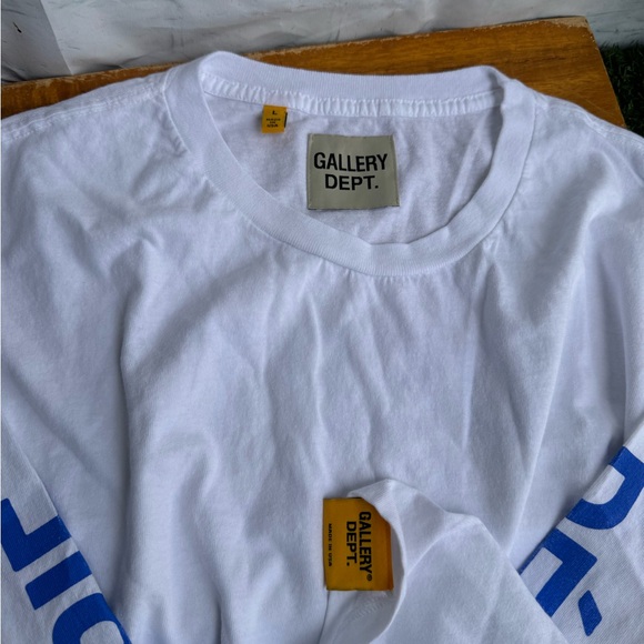 DEPT DE LA GALERIE FRENCH COLLECTOR LONG SLEEVE TEE White Graphic Tee new w tags - Picture 11 of 15